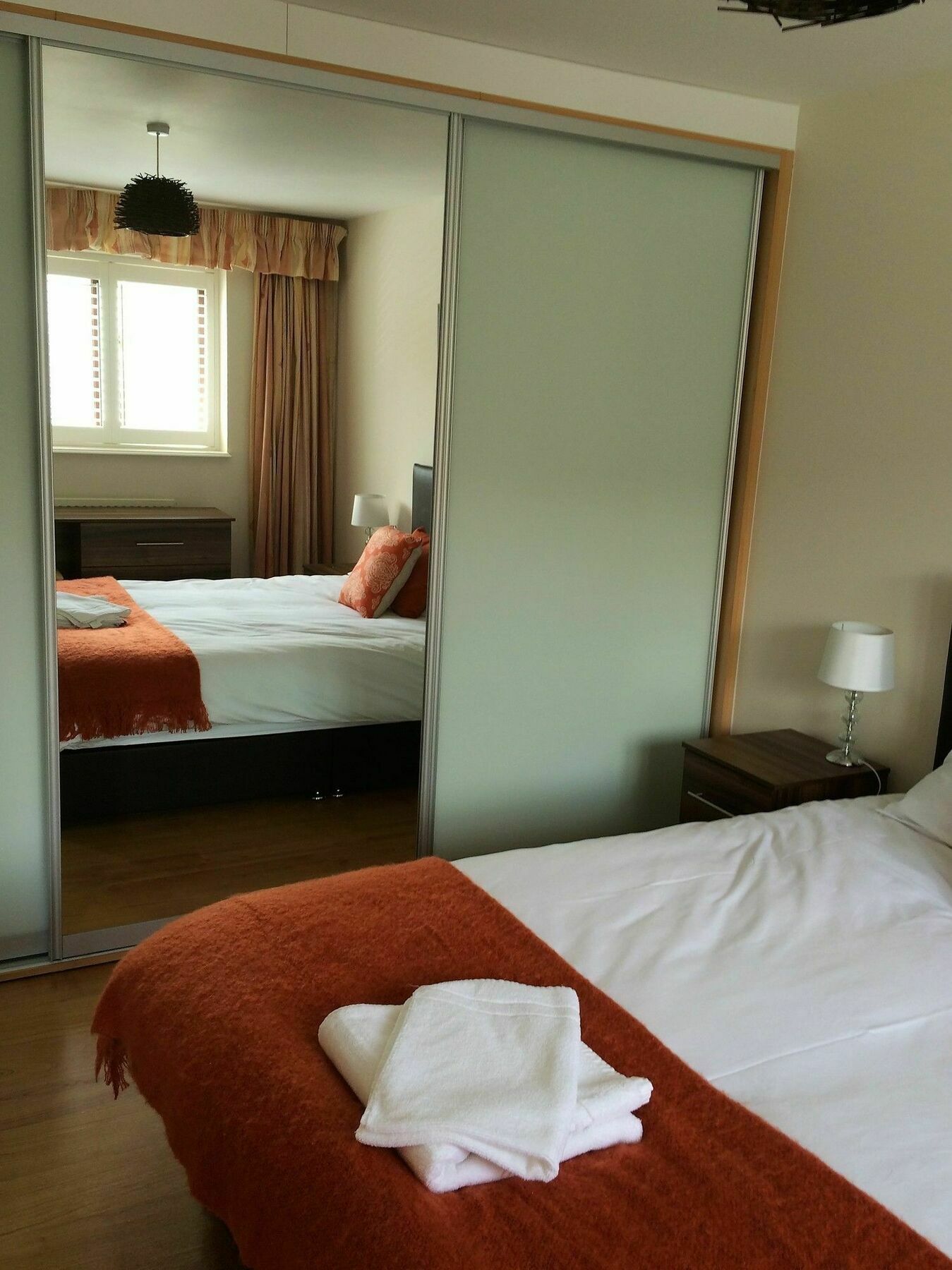 Spacious House, Sleeps 7 People Reading Exterior photo